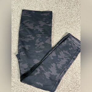Like New! Spanx active Black Camo Cropped High Waisted Leggings